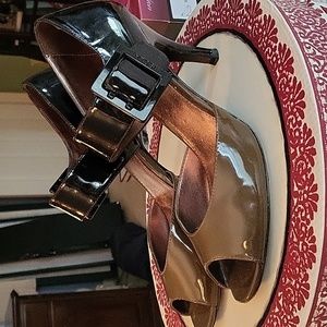 ISOLA Open Toe pumps with in Black and Taupe patent leather. Size 8 1/2